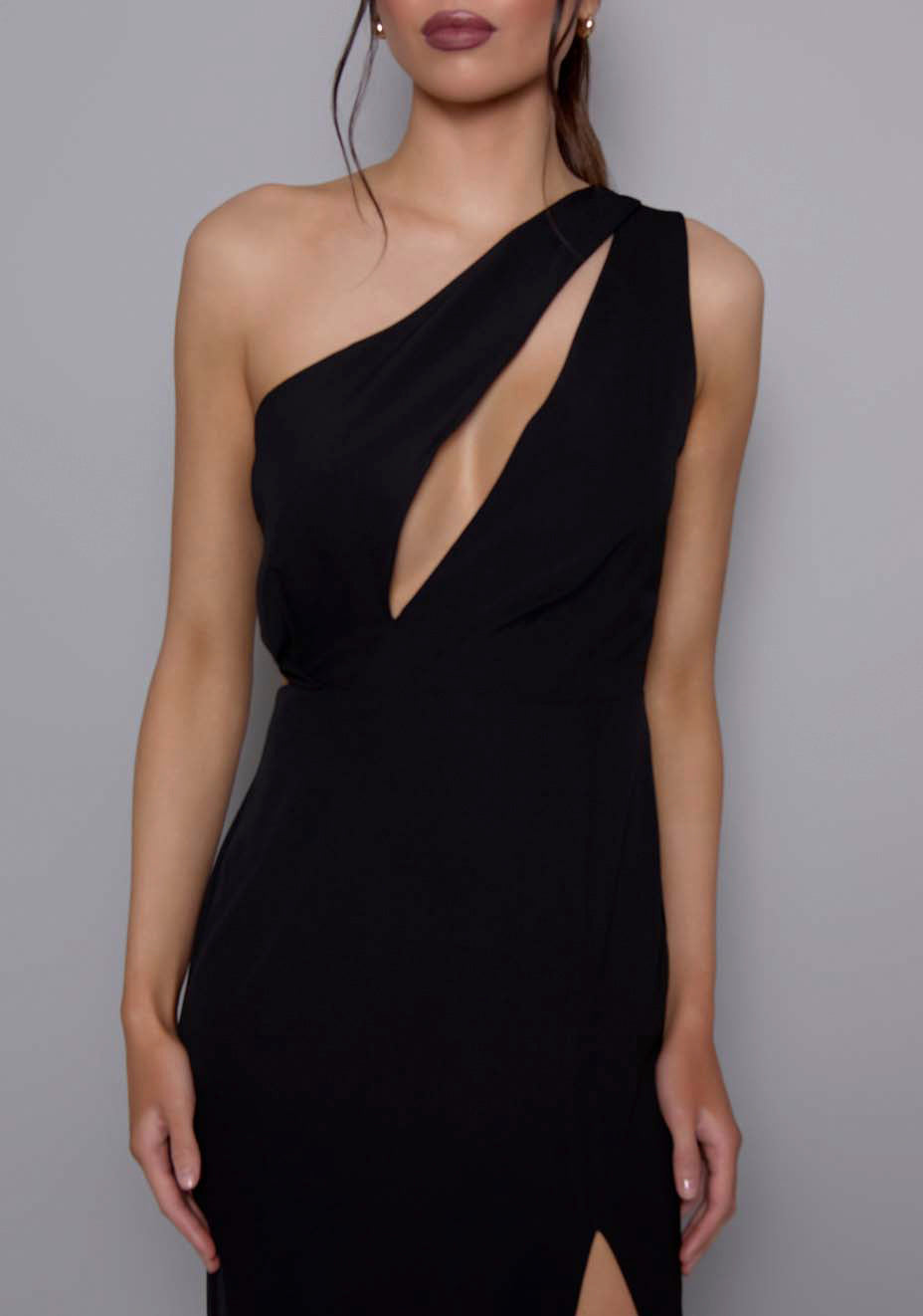 Close-up of the VSPR Vanessa dress showcasing the bandeau neckline, scarf halter detail, and crepe fabric texture, emphasizing the fluid drape and refined construction.